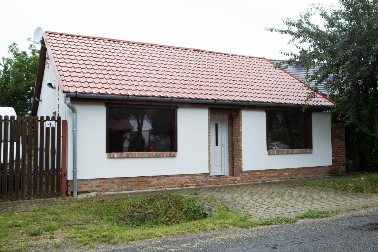 Apartamento Kikelet Apartman Szombathely Exterior foto