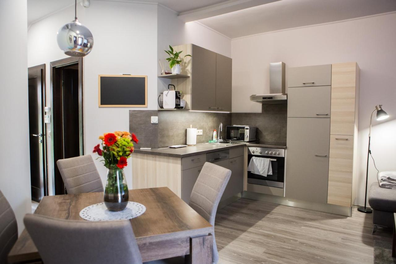 Apartamento Kikelet Apartman Szombathely Exterior foto